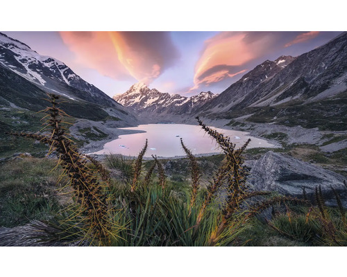Papier peint panoramique intissé SHX9-121 Momentum Mountains 9 pces 450 x 280 cm Paysage avec lac, montagnes et végétation au premier plan