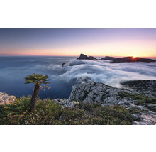 Paysage avec vue sur la mer, montagnes et nuages