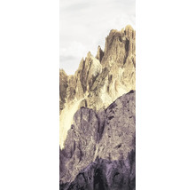 Paysage de montagne avec des sommets rocheux