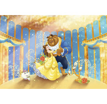 Illustration de La Belle et la Bête dansant dans la salle de bal