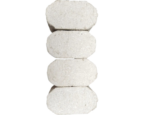 Quatre briques réfractaires empilées