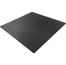 Schwarze Gummimatte mit Riffelblechmuster