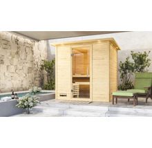 Sauna en bois avec porte en verre à côté de la piscine et chaise longue