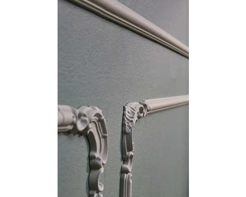 Nahaufnahme von Zierleisten an einer Wand