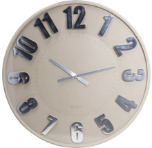 Wanduhr mit silberfarbenen Zeigern und Ziffern