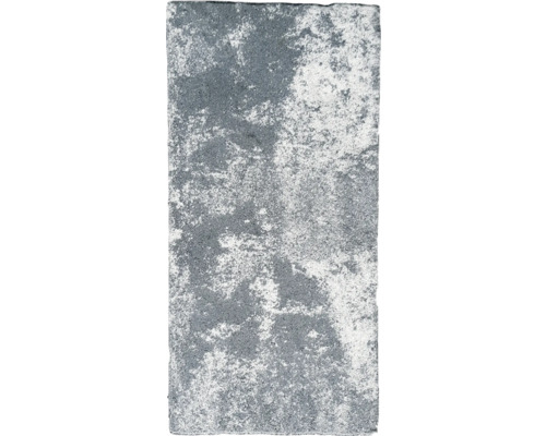 Betonpflasterstein mit unregelmäßiger Oberfläche