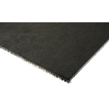 Nahaufnahme einer schwarzen Teppichfliese.