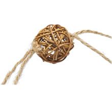 Boule décorative en rotin avec ficelle