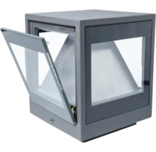 Kubische Aussenleuchte mit geöffneter Tür