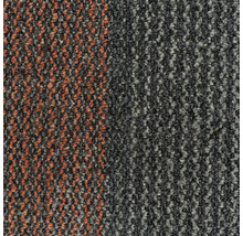 Detailansicht eines Teppichs mit zwei unterschiedlichen Mustern