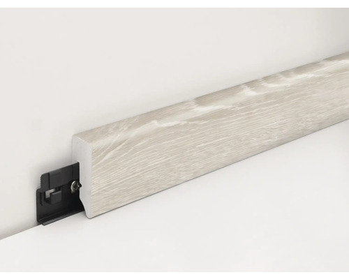 Plinthe avec clip de fixation pour montage mural