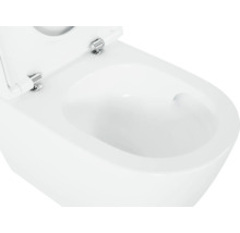 Gros plan de toilettes suspendues en céramique blanche avec abattant ouvert.