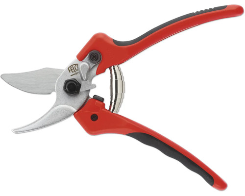 Gartenschere mit rotem Griff und Stahlklingen