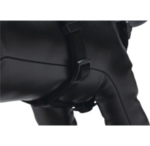 Gros plan d'un sac à dos à outils noir avec sangle et boucle