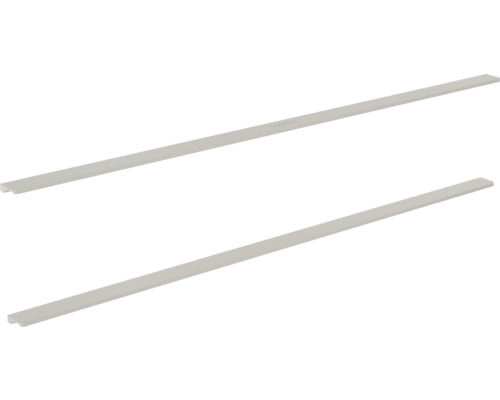 Deux bandes en plastique blanc