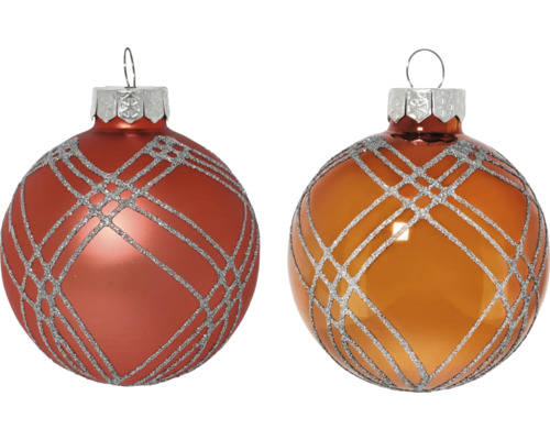 Zwei Weihnachtskugeln mit Rautenmuster