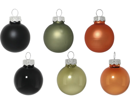 Verschiedenfarbige Christbaumkugeln mit Aufhängern