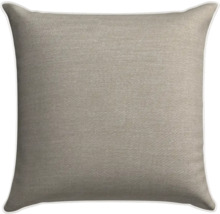 Quadratisches Dekokissen mit Ziernaht