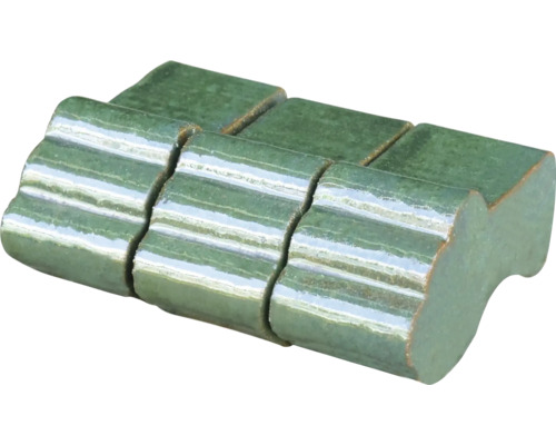 Grüne Keramikfliese mit gewellter Oberfläche