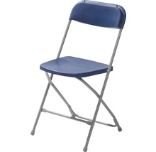 Chaise pliante bleue avec structure en métal