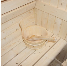 Holzeimer mit Schöpfkelle in Sauna