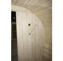 Innenansicht einer Holzsauna mit Lüftungsklappe