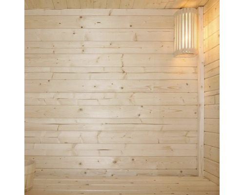 Holzsauna mit Lampe