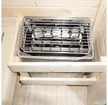 Saunaofen mit Schutzgitter in einer Holzsauna