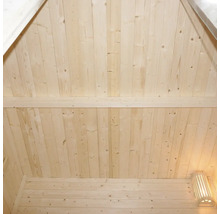 Holzwand und Decke eines Hauses mit Holzbalken