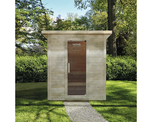 Holzgartensauna mit Glastür im Garten