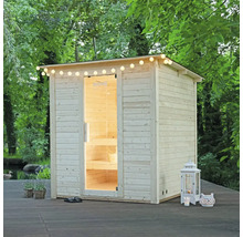 Holzsauna mit Glasfront und Beleuchtung im Garten