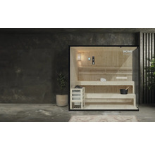 Innenraumsauna mit Holzeinrichtung und Glasfront