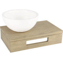 Weisse Schale auf Holzbox