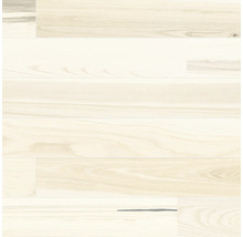 Heller Holzboden mit Maserung.