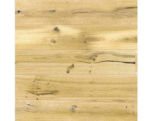 Holzboden aus Eiche mit Astlöchern und Maserung