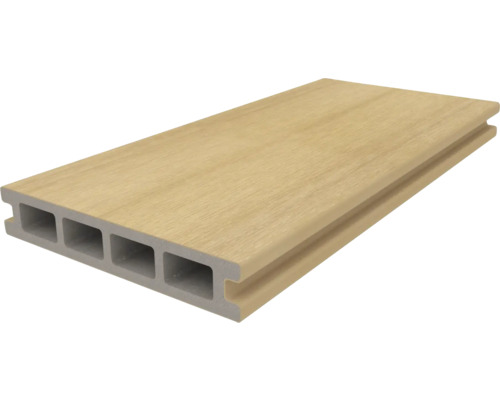 Terrassendiele aus Holzverbundwerkstoff mit Hohlkammerprofil