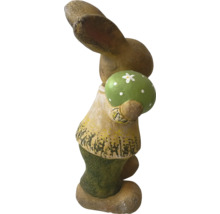 Lapin de Pâques avec œuf de Pâques comme décoration