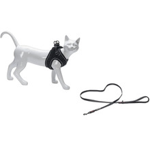 Harnais pour chat avec laisse sur un mannequin de chat