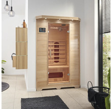 Holz Sauna mit Glastür und Steuerungselementen im Badezimmer