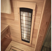 Nahaufnahme eines Infrarotstrahlers in einer Sauna