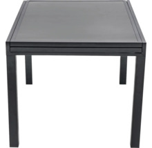 Table carrée avec quatre pieds