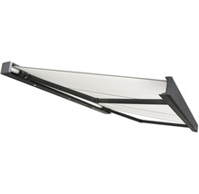 Store banne à bras articulés déployé avec toile claire