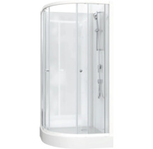 Duschkabine mit Duschkopf und transparenten Glastüren