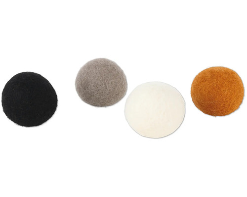 Vier Filzkugeln in Schwarz, Grau, Weiss und Orange