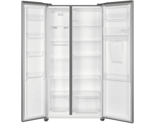 Geöffneter Side by Side Kühlschrank mit Regalen und Fächern