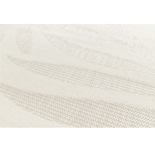 Detailansicht eines hellen Teppichs mit geometrischem Muster