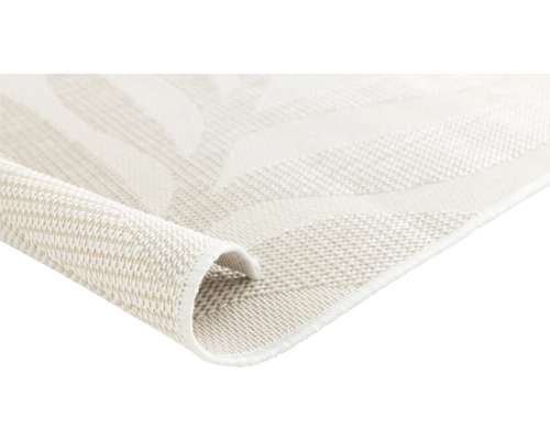 Aufgerollter Teppich mit Muster