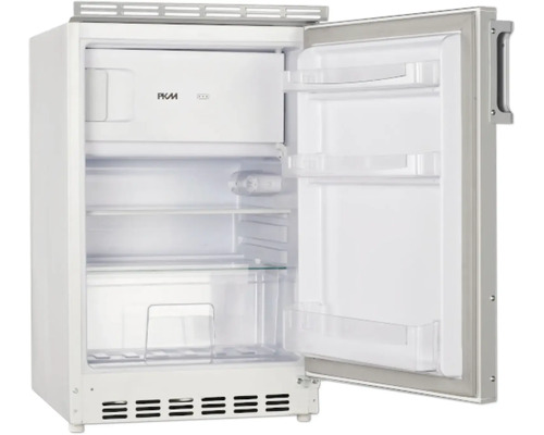 Geöffneter, weisser Kühlschrank mit Regalen und Gefrierfach.