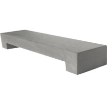 Bordure de trottoir en béton gris