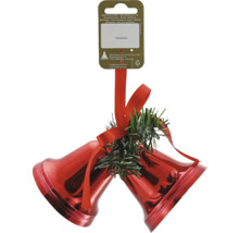 Weihnachtsdekoration mit zwei roten Glöckchen, Schleife und Tannenzweigen